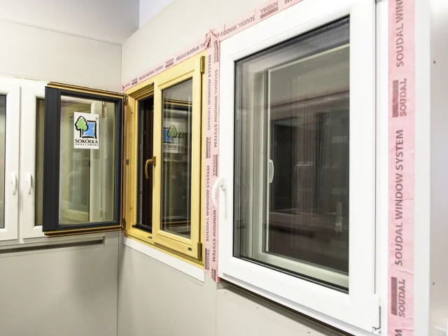 Okna PCV na ekspozycji w salonie DOMOTON Wołomin